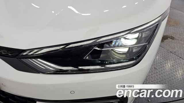 Kia EV6 Long Range GT Line 2023 — фото 28
