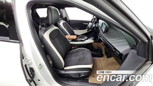 Kia EV6 Long Range GT Line 2023 — фото 32