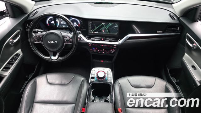 Kia Niro Plus Air 2023 — фото 7