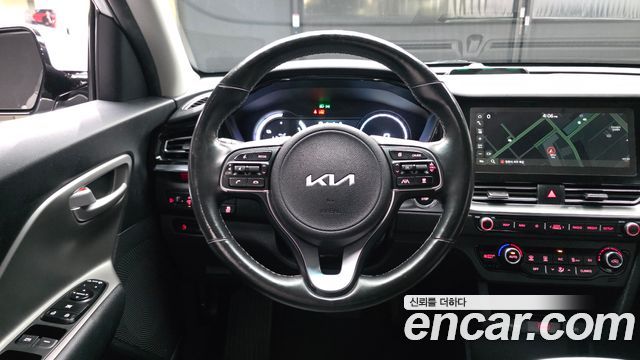Kia Niro Plus Air 2023 — фото 13