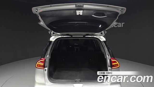 Kia Niro Plus Air 2023 — фото 31