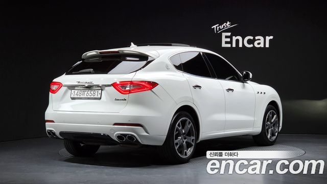 Maserati Levante 3.0 Diesel AWD Sport 2017 — фото 2