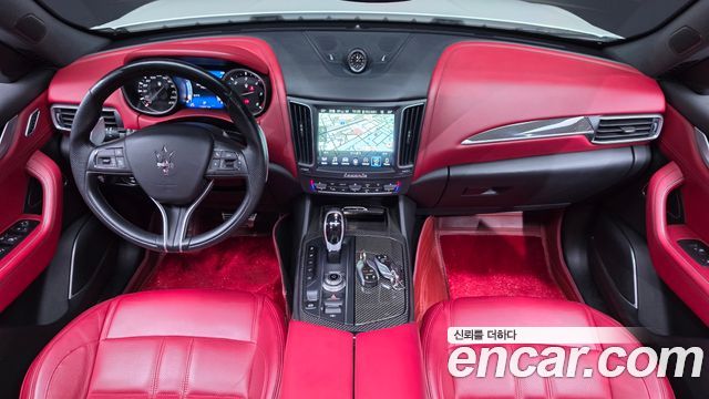 Maserati Levante 3.0 Diesel AWD Sport 2017 — фото 7