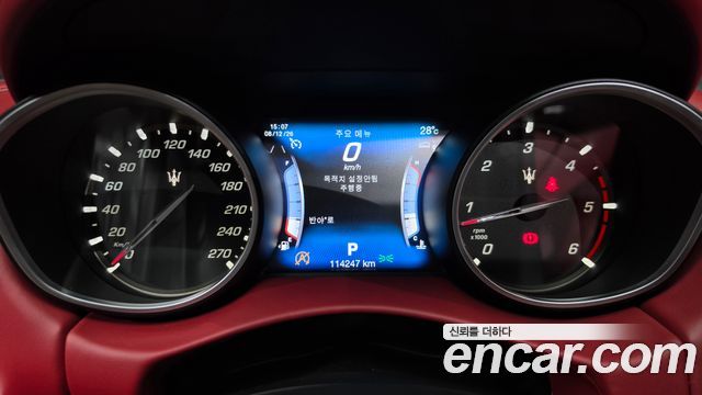 Maserati Levante 3.0 Diesel AWD Sport 2017 — фото 8
