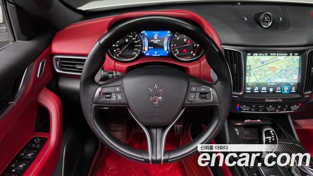 Maserati Levante 3.0 Diesel AWD Sport 2017 — фото 12