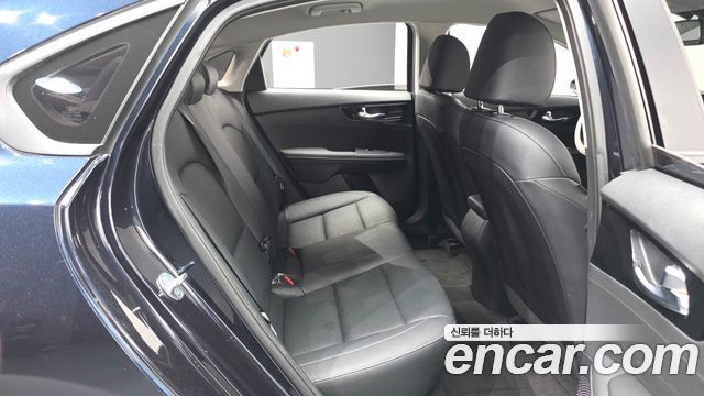 Kia K3 (II) 1.6 Prestige 2023 — фото 12
