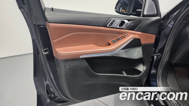 BMW X5 (G05) M50i 2022 — фото 24