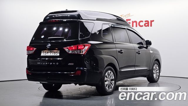 KG Mobility (SsangYong) Korando Turismo 4WD Chateau 11-seater High-roof 2016 — фото 2