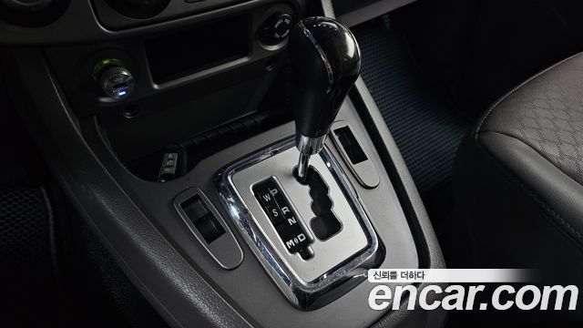 KG Mobility (SsangYong) Korando Turismo 4WD Chateau 11-seater High-roof 2016 — фото 9