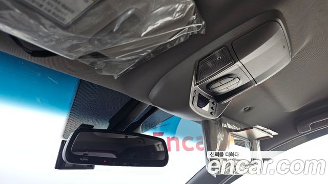 KG Mobility (SsangYong) Korando Turismo 4WD Chateau 11-seater High-roof 2016 — фото 23