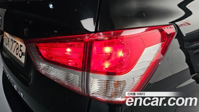 KG Mobility (SsangYong) Korando Turismo 4WD Chateau 11-seater High-roof 2016 — фото 29