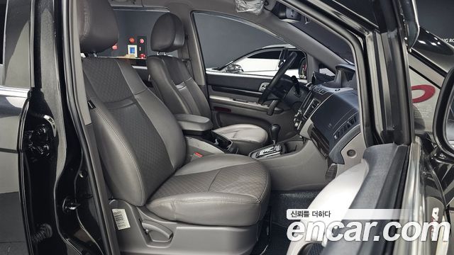 KG Mobility (SsangYong) Korando Turismo 4WD Chateau 11-seater High-roof 2016 — фото 32
