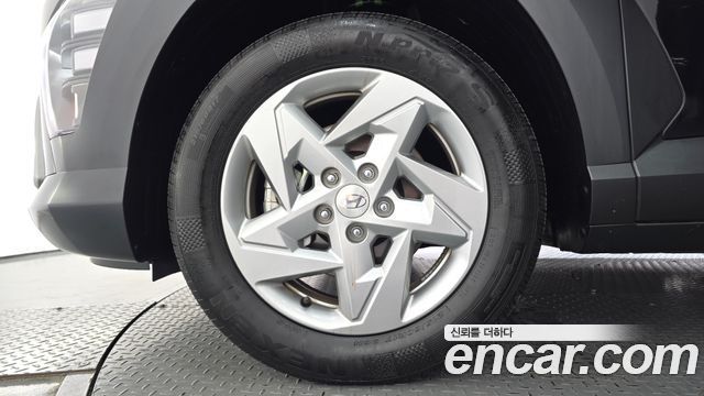 Hyundai Kona (SX2) Gasoline 2.0 2WD Premium 2024 — фото 4