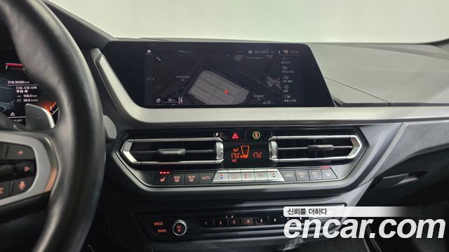 BMW 1 Series (F40) 120i M Sports 2023 — фото 12