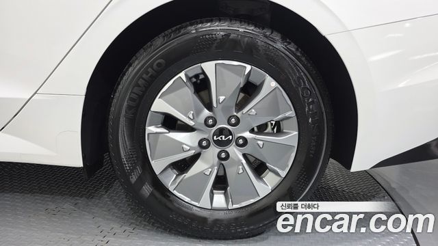 Kia K5 Hybrid (III) Prestige 2024 — фото 21