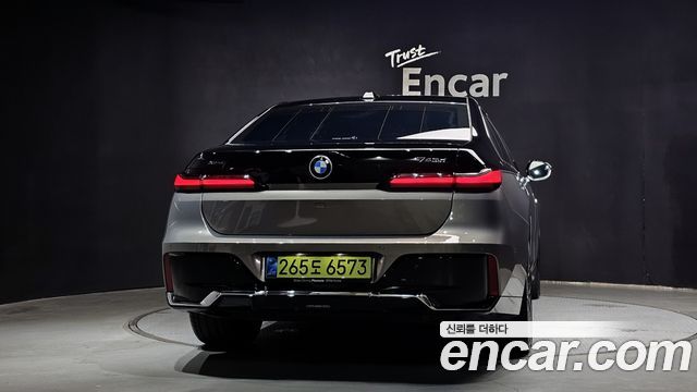 BMW 7 Series (G70) 740d xDrive M Sport 2025 — фото 4