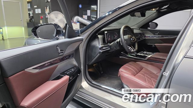 BMW 7 Series (G70) 740d xDrive M Sport 2025 — фото 10