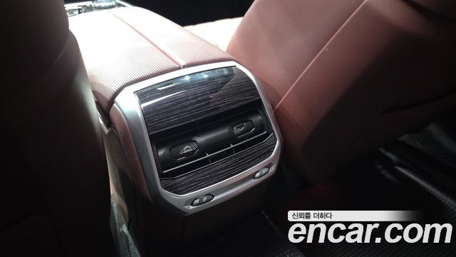BMW 7 Series (G70) 740d xDrive M Sport 2025 — фото 19