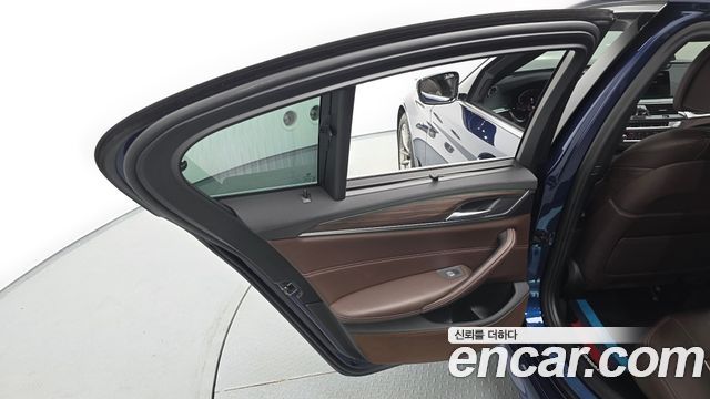 BMW 5 Series (G30) 520d M Sport Package Plus 2020 — фото 25