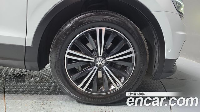 Volkswagen Tiguan (II) 2.0 TDI Prestige 2020 — фото 21
