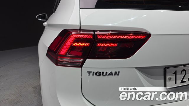 Volkswagen Tiguan (II) 2.0 TDI Prestige 2020 — фото 23