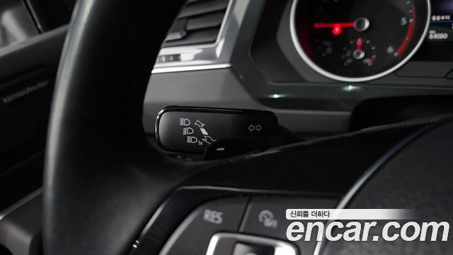 Volkswagen Tiguan (II) 2.0 TDI Prestige 2020 — фото 30