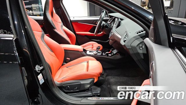 BMW 1 Series (F40) M135i xDrive 2024 — фото 12