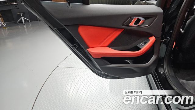 BMW 1 Series (F40) M135i xDrive 2024 — фото 25