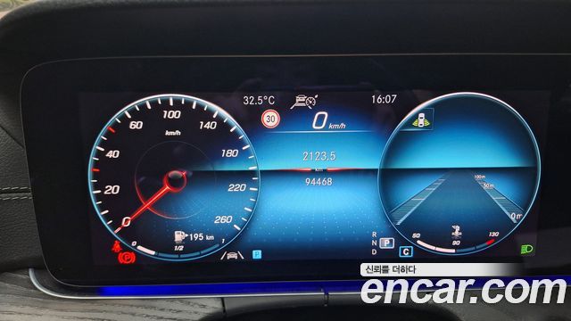 Mercedes-Benz E-Class (W213) E220d 4MATIC AMG Line 2021 — фото 17