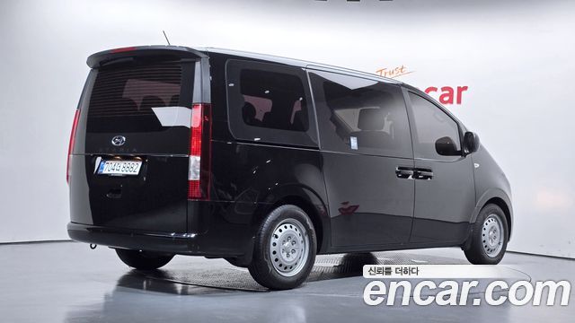 Hyundai Staria Tourer 11-Seater Smart 2023 — фото 2