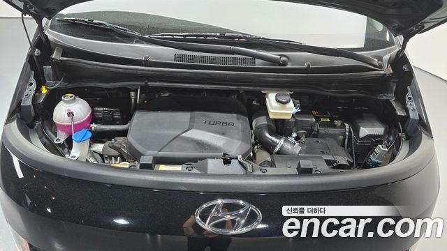 Hyundai Staria Tourer 11-Seater Smart 2023 — фото 6