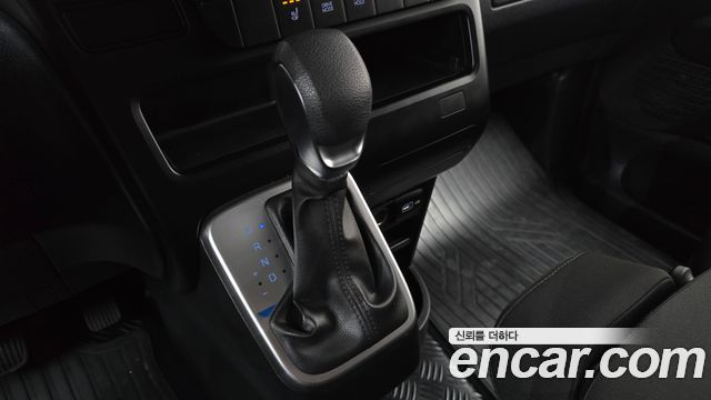 Hyundai Staria Tourer 11-Seater Smart 2023 — фото 9