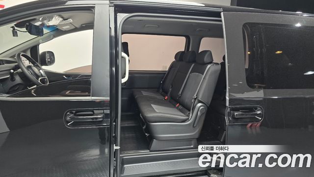 Hyundai Staria Tourer 11-Seater Smart 2023 — фото 12