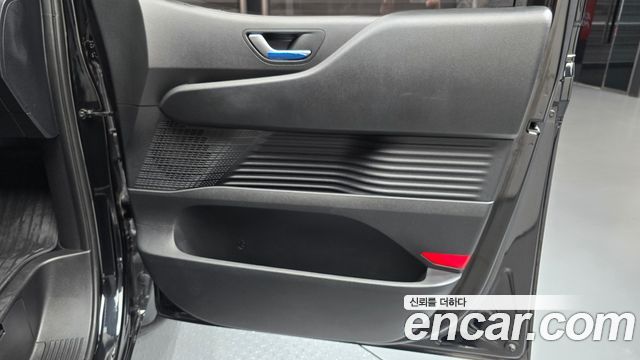 Hyundai Staria Tourer 11-Seater Smart 2023 — фото 24