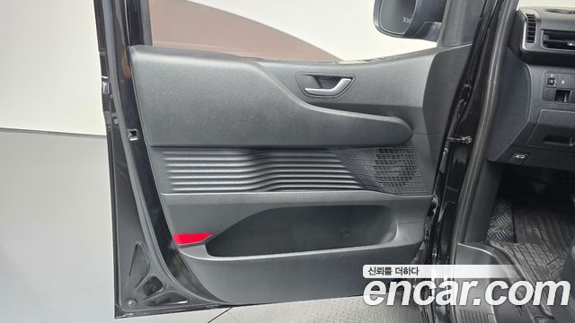 Hyundai Staria Tourer 11-Seater Smart 2023 — фото 25