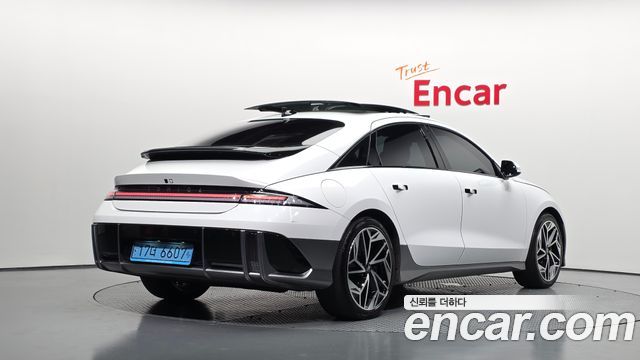 Hyundai Ioniq 6 Long Range Exclusive + 2023 — фото 2
