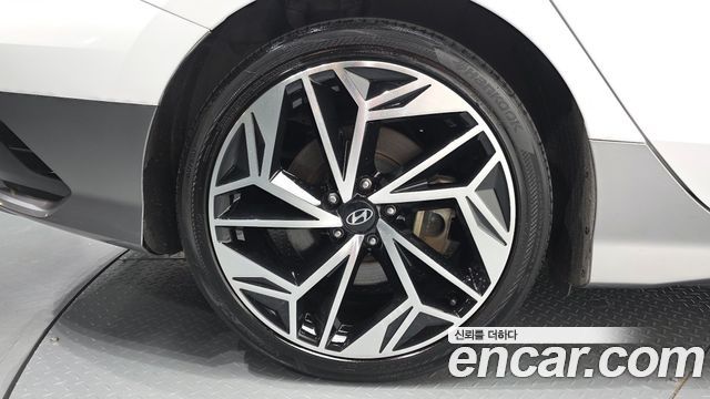 Hyundai Ioniq 6 Long Range Exclusive + 2023 — фото 5