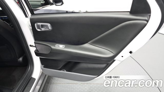 Hyundai Ioniq 6 Long Range Exclusive + 2023 — фото 25