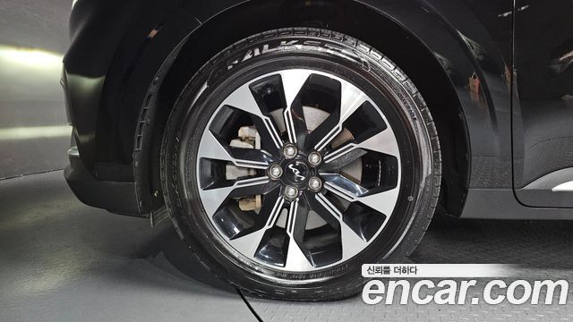 Kia Carnival (IV) Gasoline 9-Seater Signature 2023 — фото 5
