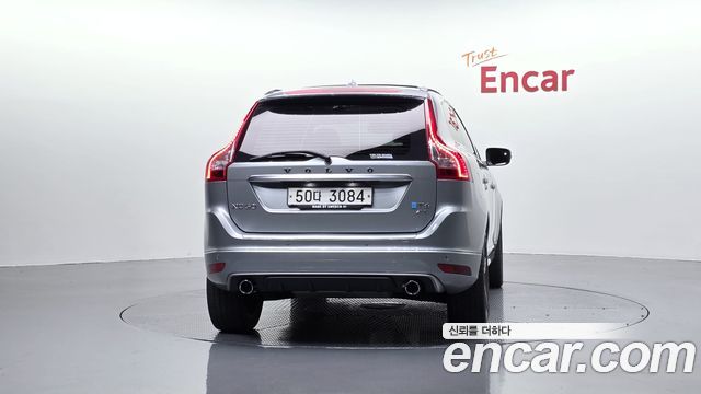 Volvo XC60 T6 R-Design 1st 2015 — фото 4