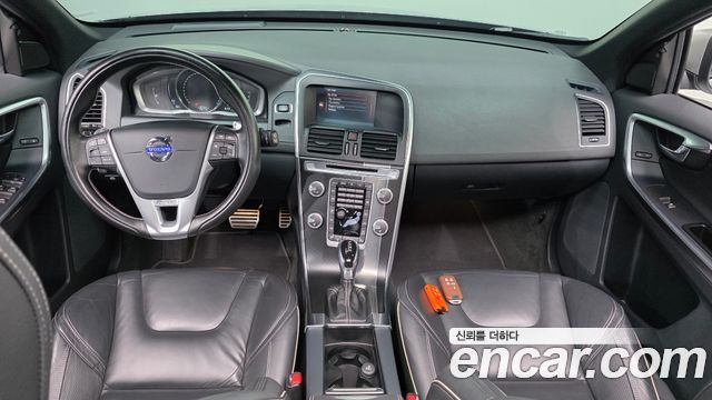 Volvo XC60 T6 R-Design 1st 2015 — фото 7