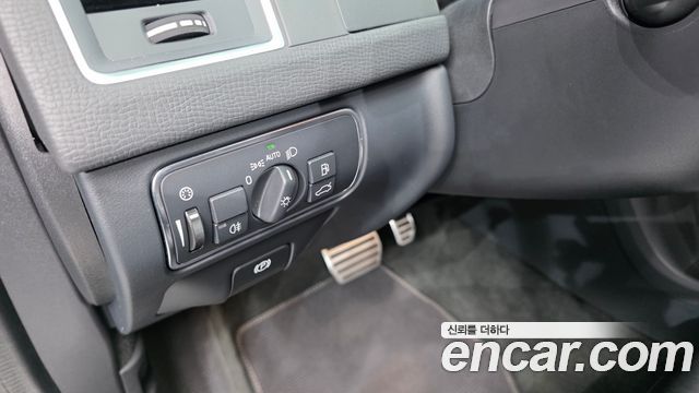 Volvo XC60 T6 R-Design 1st 2015 — фото 17