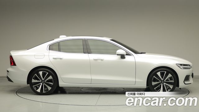 Volvo S60 (III) B5 Ultra Bright 2025 — фото 3