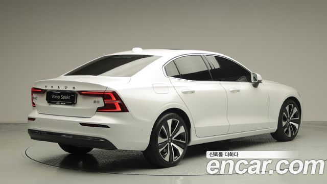 Volvo S60 (III) B5 Ultra Bright 2025 — фото 4