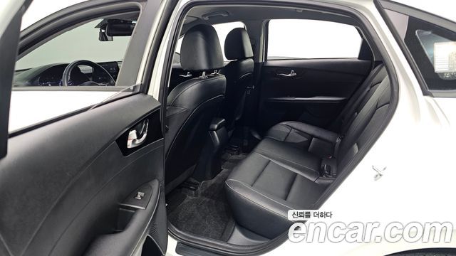 Kia K3 (II) 1.6 Prestige 2023 — фото 11