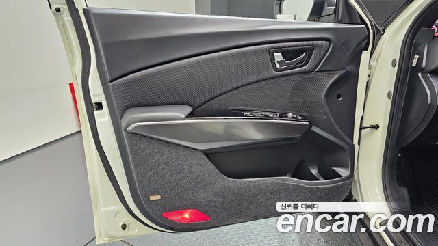 KG Mobility (SsangYong) Very New Tivoli Gasoline 1.5 2WD V5 2020 — фото 24