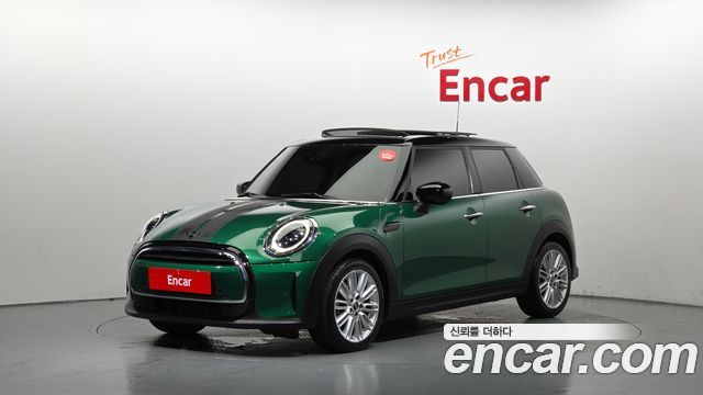 MINI Cooper 5Door Classic Plus Launch Pack Third Generation 2022 — фото 1