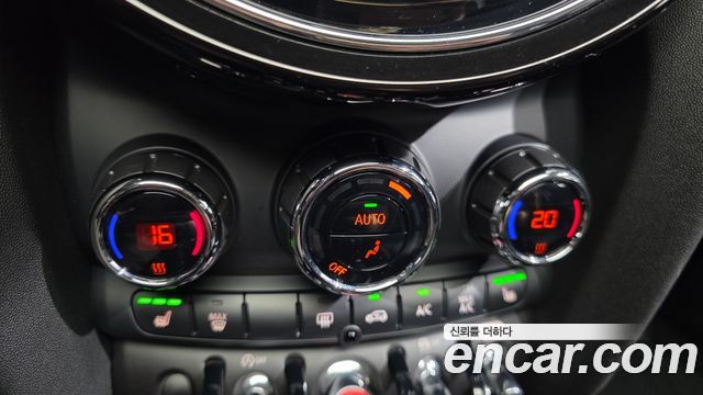 MINI Cooper 5Door Classic Plus Launch Pack Third Generation 2022 — фото 27