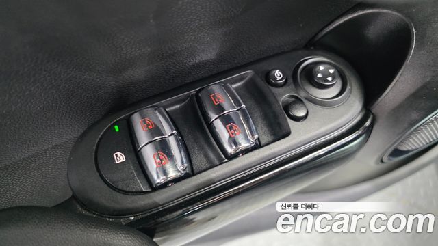 MINI Cooper 5Door Classic Plus Launch Pack Third Generation 2022 — фото 30