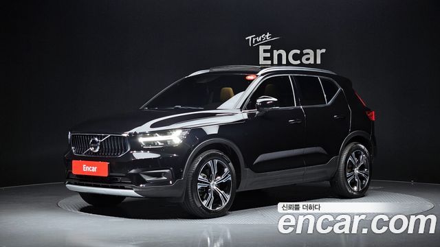Volvo XC40 B4 Inscription 2022 — фото 1